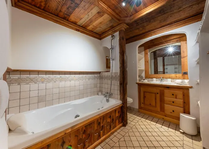 Familial Authentique Avec Spa, Jacuzzi Et Hammam - 1850 - Fr-1-613a-26 Courchevel